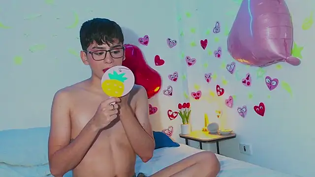 arnold laurent  online show from February 14, 2025, 1:13 am