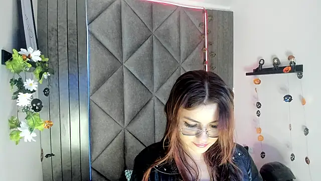 Snapshot of AbbyWathson chatting on October 21, 2025, 8:19 pm AbbyWathson online show from October 21, 2025, 8:19 pm