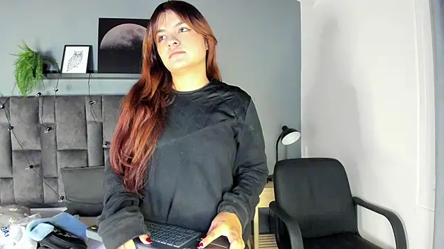 AbbyWathson online show from December 3, 2025, 11:31 am