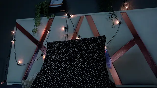 AbbyWathson online show from February 17, 2026, 11:51 am