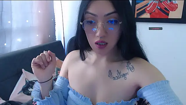 Snapshot of Suzanne_abbey chatting on February 5, 2026, 8:59 pm Suzanne abbey online show from February 5, 2026, 8:59 pm