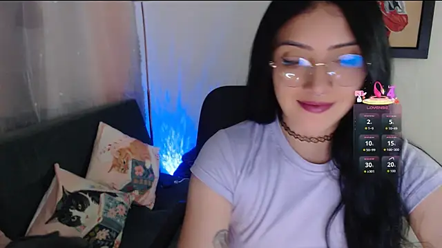 Snapshot of Suzanne_abbey chatting on February 4, 2026, 11:22 pm Suzanne abbey online show from February 4, 2026, 11:22 pm