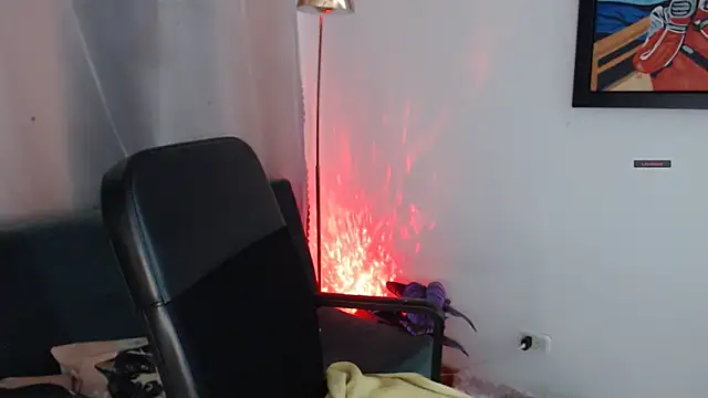 Snapshot of Suzanne_abbey chatting on February 21, 2026, 12:56 am Suzanne abbey online show from February 21, 2026, 12:56 am