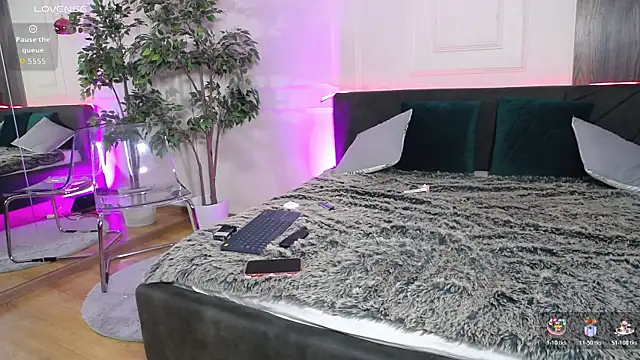 CreamyInkky  online show from November 3, 2025, 10:30 am