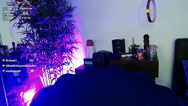 Snapshot of CreamyInkky_ chatting on March 20, 2026, 6:36 am CreamyInkky online show from March 20, 2026, 6:36 am