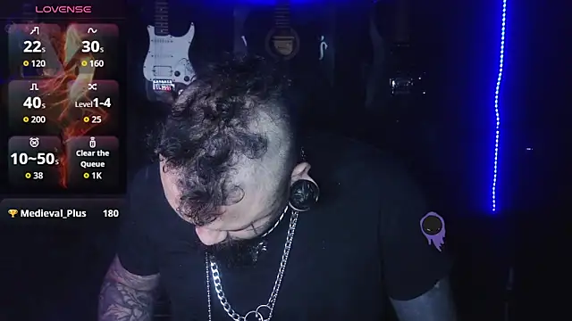 darkclothes online show from November 30, 2025, 6:58 am