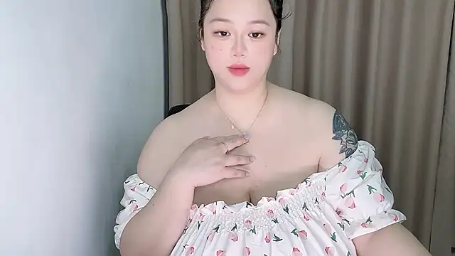 Snapshot of 520-vivo chatting on May 1, 2026, 11:43 pm 520-vivo online show from May 1, 2026, 11:43 pm