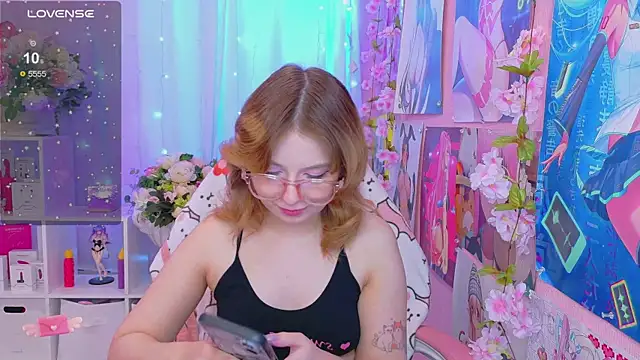 Snapshot of Coconut_Mia chatting on June 3, 2026, 1:45 pm Coconut Mia online show from June 3, 2026, 1:45 pm