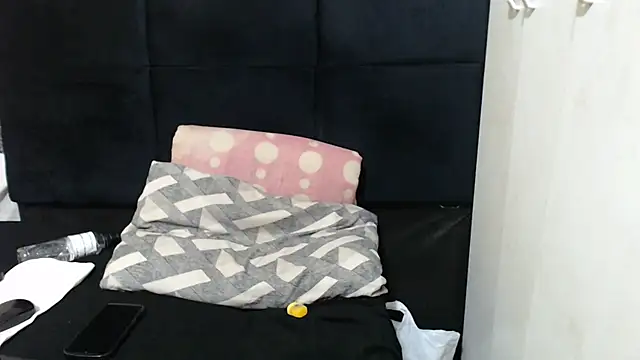 SweetHotBabby18 online show from November 11, 2025, 6:25 pm