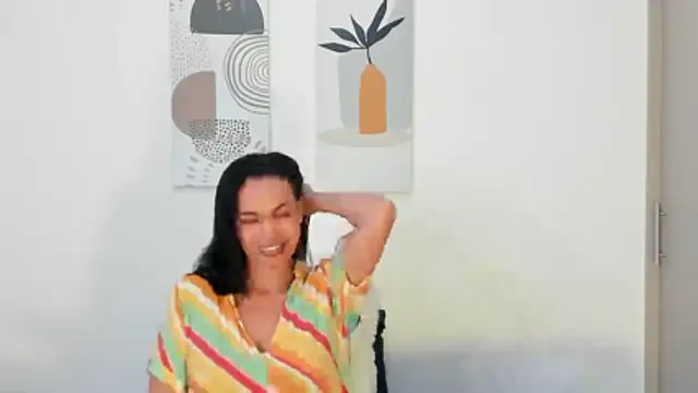 Snapshot of Evawalker_ chatting on December 4, 2025, 3:27 am Evawalker online show from December 4, 2025, 3:27 am