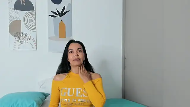 Snapshot of Evawalker_ chatting on November 5, 2025, 2:58 am Evawalker online show from November 5, 2025, 2:58 am