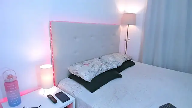 Snapshot of MissMaria chatting on December 16, 2025, 3:11 am MissMaria online show from December 16, 2025, 3:11 am