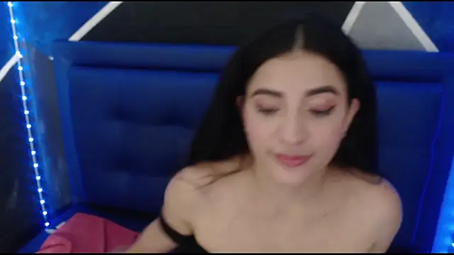 cherry modelx  online show from October 3, 2025, 8:32 pm