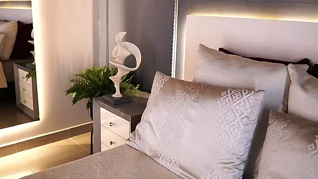 AylinMillerxs online show from December 13, 2025, 8:04 pm