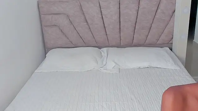 SavannahWildee online show from April 29, 2026, 1:26 pm