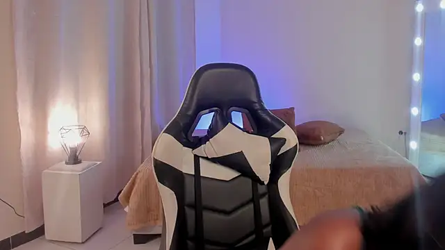 SavannahWildee online show from January 21, 2025, 11:13 am