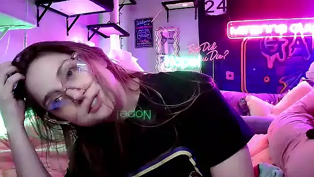 mirannacult online show from March 16, 2025, 6:09 am