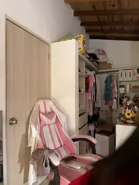 Snapshot of _MadiLee_ chatting on January 4, 2025, 11:59 pm MadiLee online show from January 4, 2025, 11:59 pm