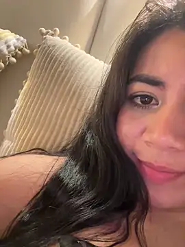 Snapshot of _MadiLee_ chatting on February 23, 2025, 11:25 pm MadiLee online show from February 23, 2025, 11:25 pm