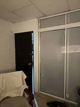 Mentriplex online show from April 11, 2026, 11:41 pm