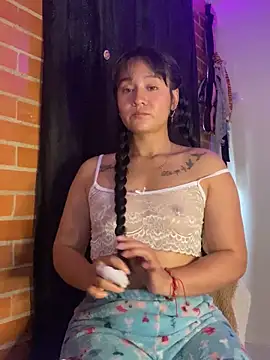 Snapshot of iam_valery chatting on October 17, 2025, 7:48 pm iam valery online show from October 17, 2025, 7:48 pm