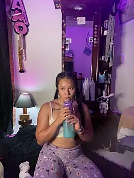 Snapshot of iam_valery chatting on September 16, 2025, 7:15 pm iam valery online show from September 16, 2025, 7:15 pm