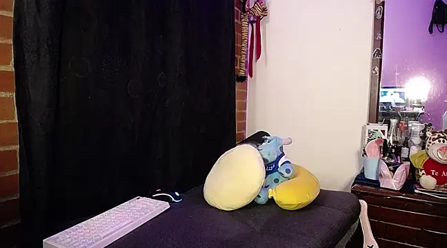 Snapshot of iam_valery chatting on January 9, 2025, 6:27 am iam valery online show from January 9, 2025, 6:27 am