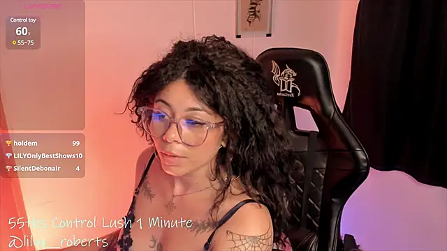 Snapshot of LilyRobertts chatting on February 23, 2025, 3:02 am LilyRobertts online show from February 23, 2025, 3:02 am