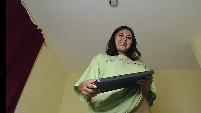 Snapshot of _maiahairy_ chatting on March 17, 2025, 2:12 pm  maiahairy  online show from March 17, 2025, 2:12 pm