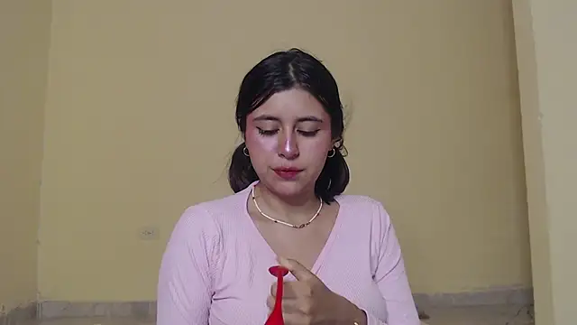 Snapshot of _maiahairy_ chatting on February 19, 2025, 10:53 pm  maiahairy  online show from February 19, 2025, 10:53 pm