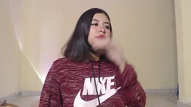 Snapshot of _maiahairy_ chatting on February 12, 2025, 1:06 pm  maiahairy  online show from February 12, 2025, 1:06 pm