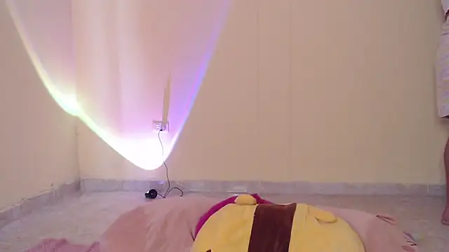 Snapshot of _maiahairy_ chatting on March 19, 2025, 4:24 pm  maiahairy  online show from March 19, 2025, 4:24 pm