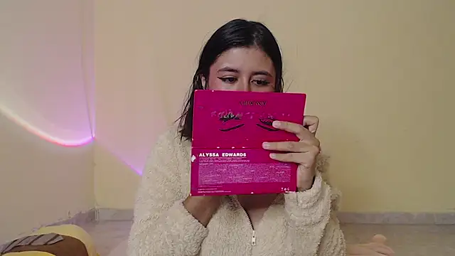 Snapshot of _maiahairy_ chatting on February 25, 2025, 1:10 pm  maiahairy  online show from February 25, 2025, 1:10 pm