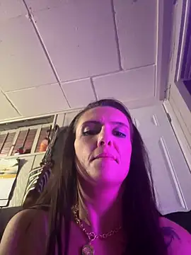 Snapshot of snowrillaxxx chatting on May 11, 2026, 1:51 am snowrillaxxx online show from May 11, 2026, 1:51 am