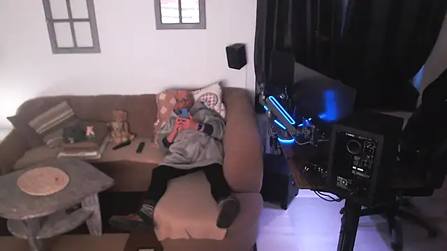 Nomi1612 online show from February 5, 2026, 4:14 pm