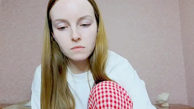 Snapshot of Wild__flowers chatting on October 17, 2025, 4:42 pm Wild  flowers online show from October 17, 2025, 4:42 pm