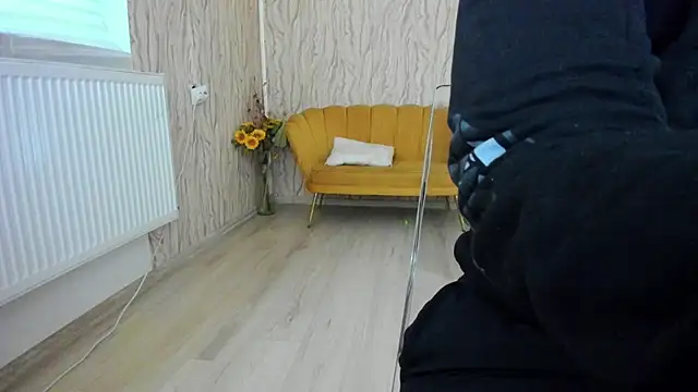 AishaRouhi online show from March 13, 2025, 5:11 am