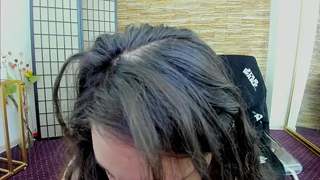 AishaRouhi online show from November 11, 2025, 5:46 am