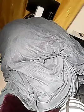 Hugemassivebootie online show from October 20, 2025, 9:59 pm