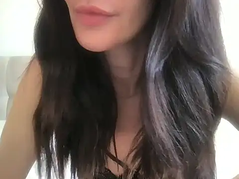 Snapshot of paolajonez chatting on April 20, 2026, 2:18 pm paolajonez online show from April 20, 2026, 2:18 pm