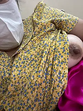 Hachi Sweetbabie  online show from March 22, 2026, 9:33 am