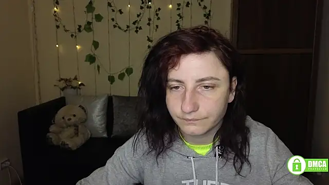 Muse kitty jenia online show from April 8, 2026, 5:25 pm