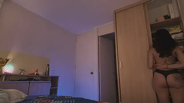 juanasnz99 online show from February 5, 2026, 3:46 am