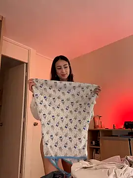 Snapshot of juanasnz99 chatting on October 4, 2025, 12:45 am juanasnz99 online show from October 4, 2025, 12:45 am