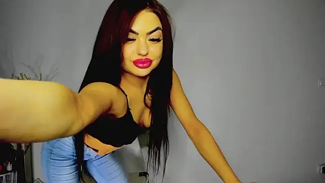 Snapshot of aishahottie chatting on March 5, 2025, 11:16 pm aishahottie online show from March 5, 2025, 11:16 pm