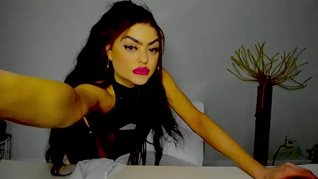 Snapshot of aishahottie chatting on February 21, 2025, 2:50 am aishahottie online show from February 21, 2025, 2:50 am