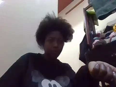 Snapshot of Sexxy_bre chatting on September 15, 2025, 6:36 am Sexxy bre online show from September 15, 2025, 6:36 am