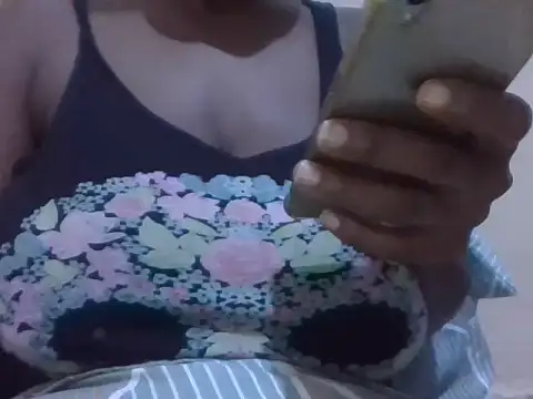 Snapshot of Sexxy_bre chatting on September 25, 2025, 4:57 pm Sexxy bre online show from September 25, 2025, 4:57 pm