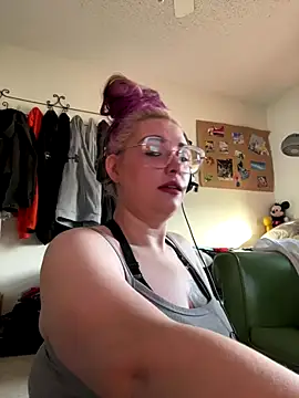 Snapshot of Lalalynn chatting on December 4, 2025, 3:33 pm Lalalynn online show from December 4, 2025, 3:33 pm