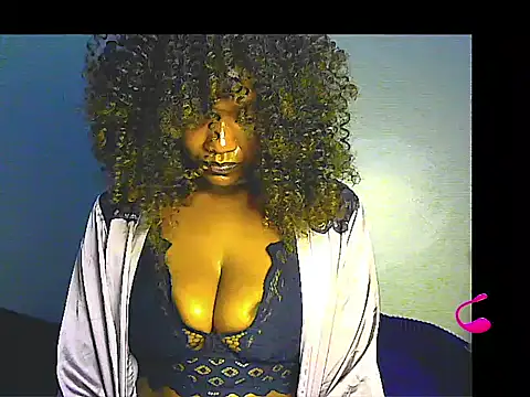 Snapshot of lilylovexx chatting on April 17, 2026, 4:26 am lilylovexx online show from April 17, 2026, 4:26 am